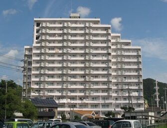 売マンション　新着物件　１，２００万円　ジェネピア鴨川　８階　